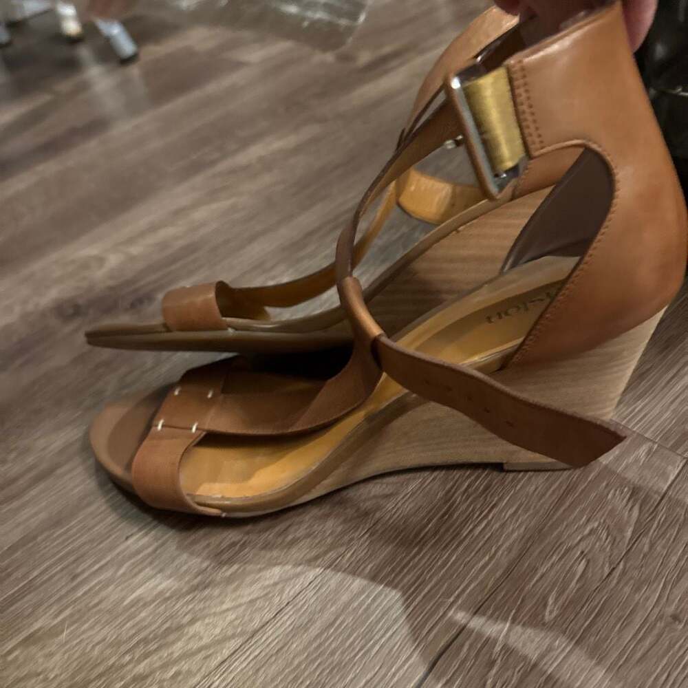 Caslon Tan Leather T-Strap Wedge Sandals - Picture 4 of 7